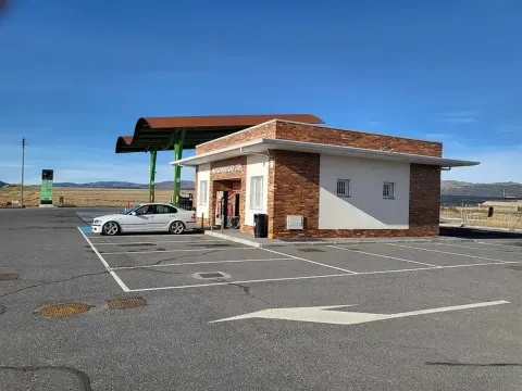Foto genérica de una gasolinera (Alcampo Jose Paulete)