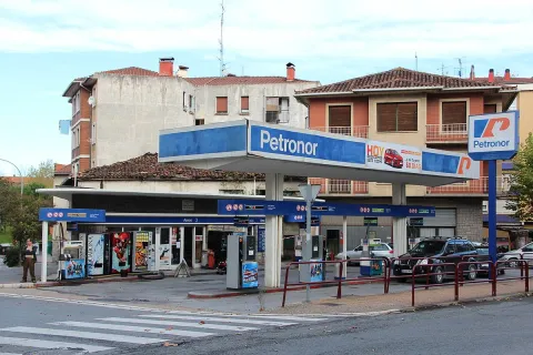 Foto de referencia de una gasolinera Petronor