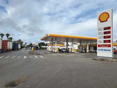 Foto de referencia de una gasolinera Shell